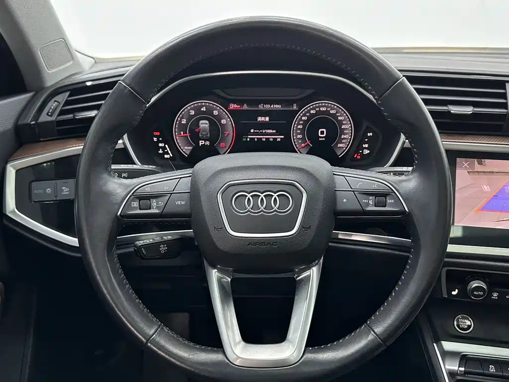 Audi Q3 2022 — фото 12