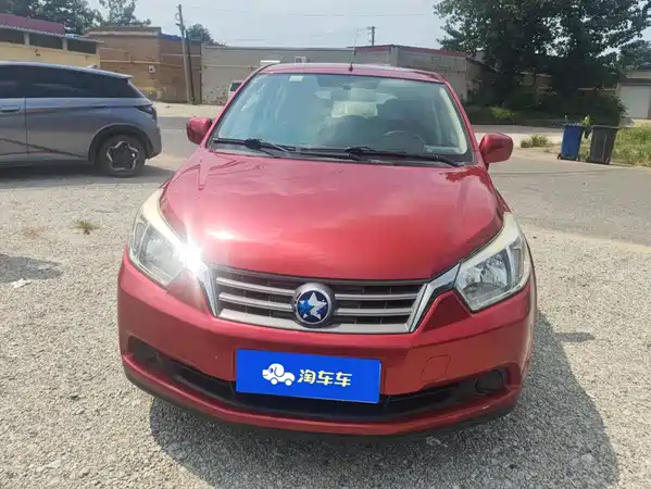 Venucia R50 2015