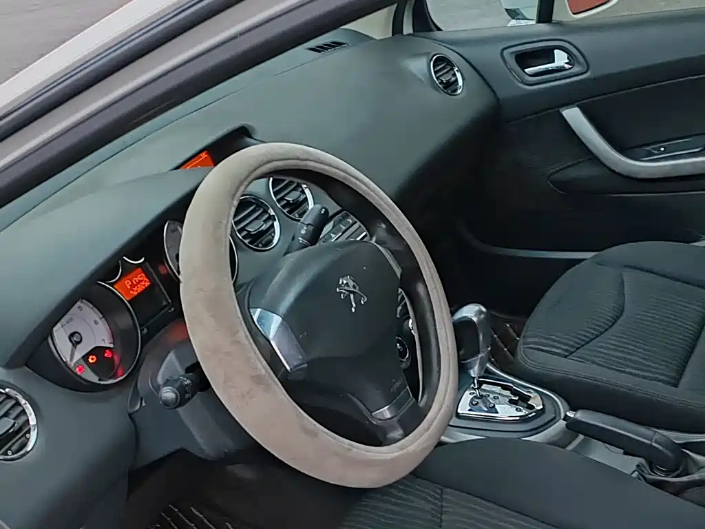 Peugeot 408 2014 — фото 7