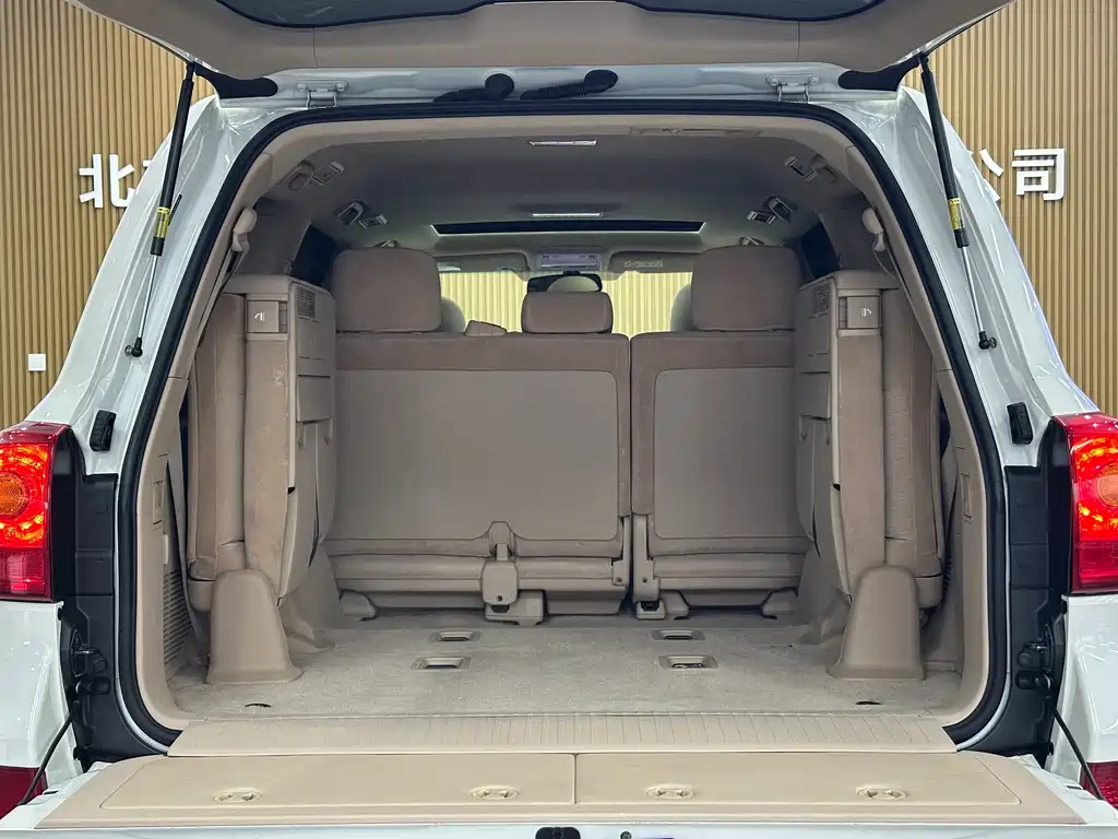 Toyota Land Cruiser 2015 — фото 10