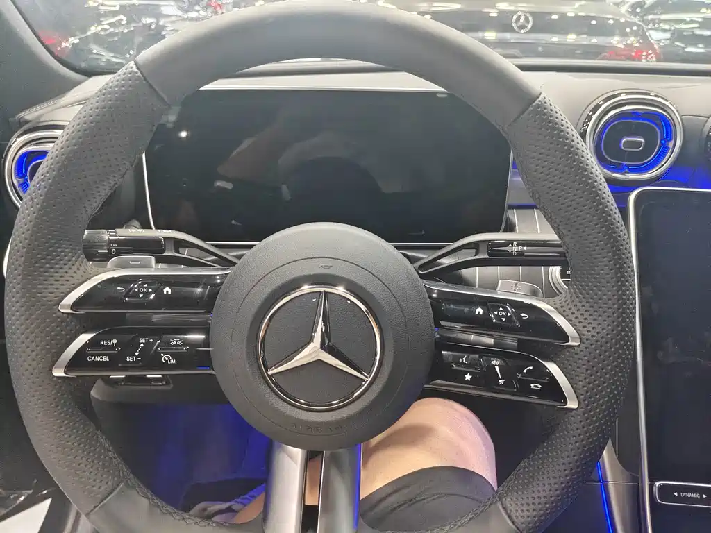Mercedes-Benz C-Class 2025