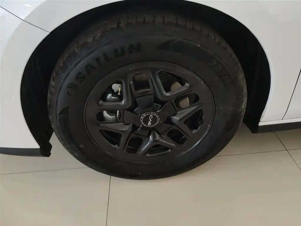 BYD Seal 05 DM-i 2025 — фото 23