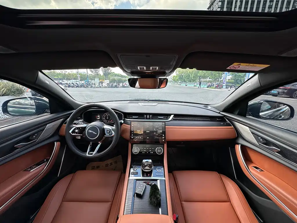 Jaguar XFL 2023 — фото 15