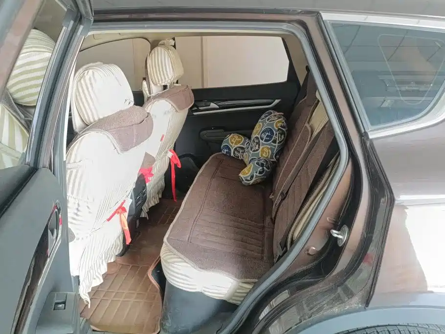 Dongfeng Fengshen AX7 2015 — фото 11