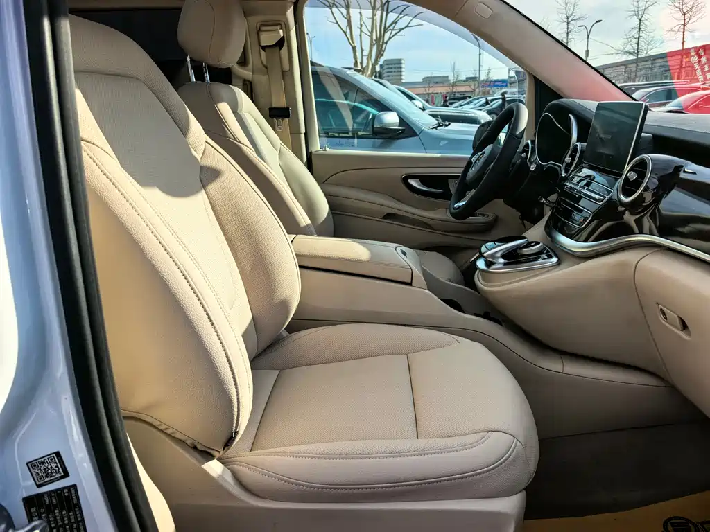Mercedes-Benz V-Class 2016 — фото 12