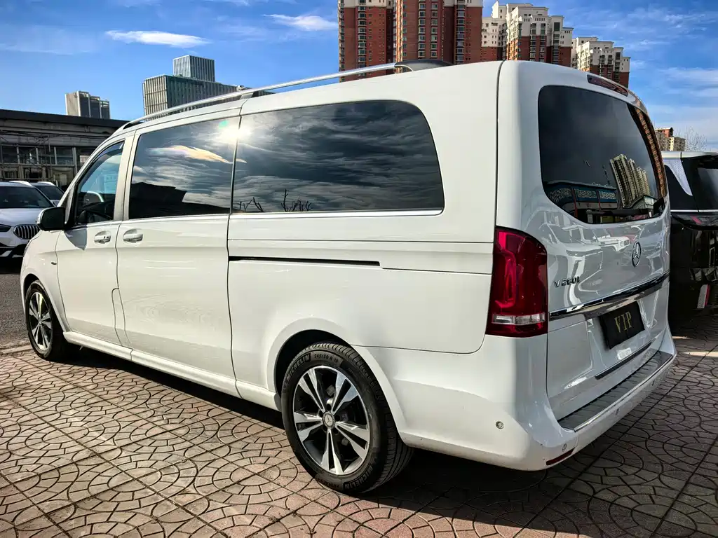 Mercedes-Benz V-Class 2016 — фото 25