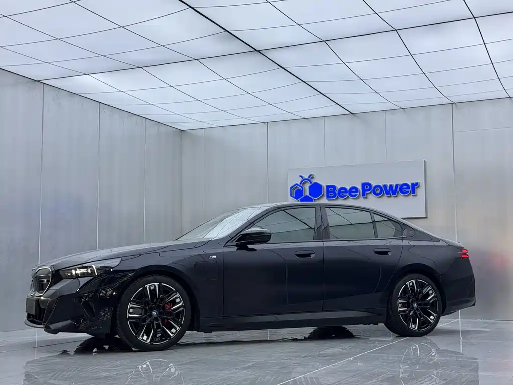BMW i5 M60 2024 — фото 4