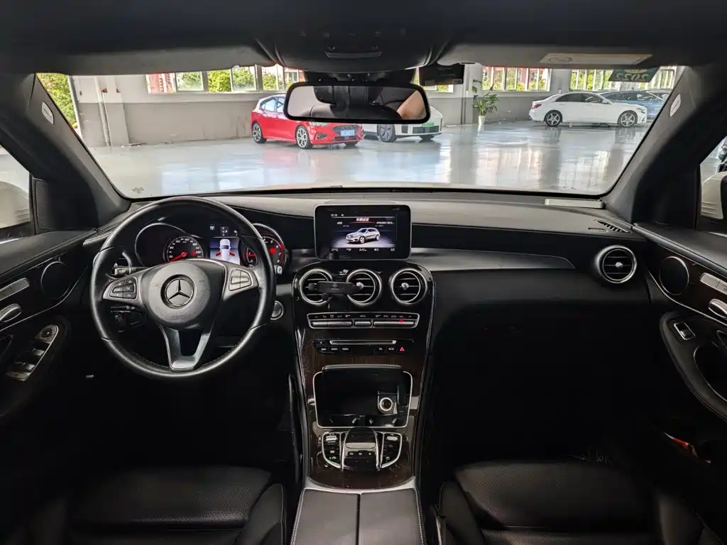 Mercedes-Benz GLC 2018 — фото 9