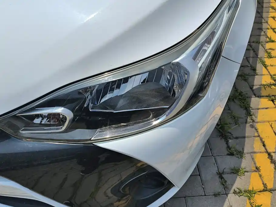 Toyota Yaris L 2019
