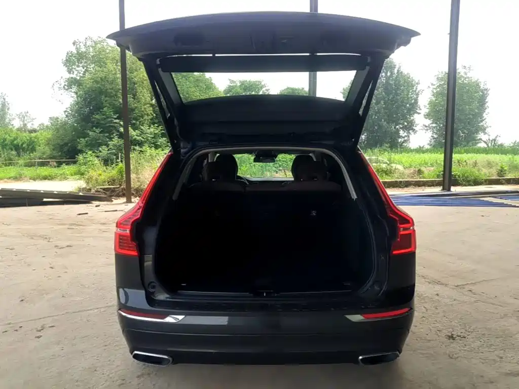 Volvo XC60 2019 — фото 19
