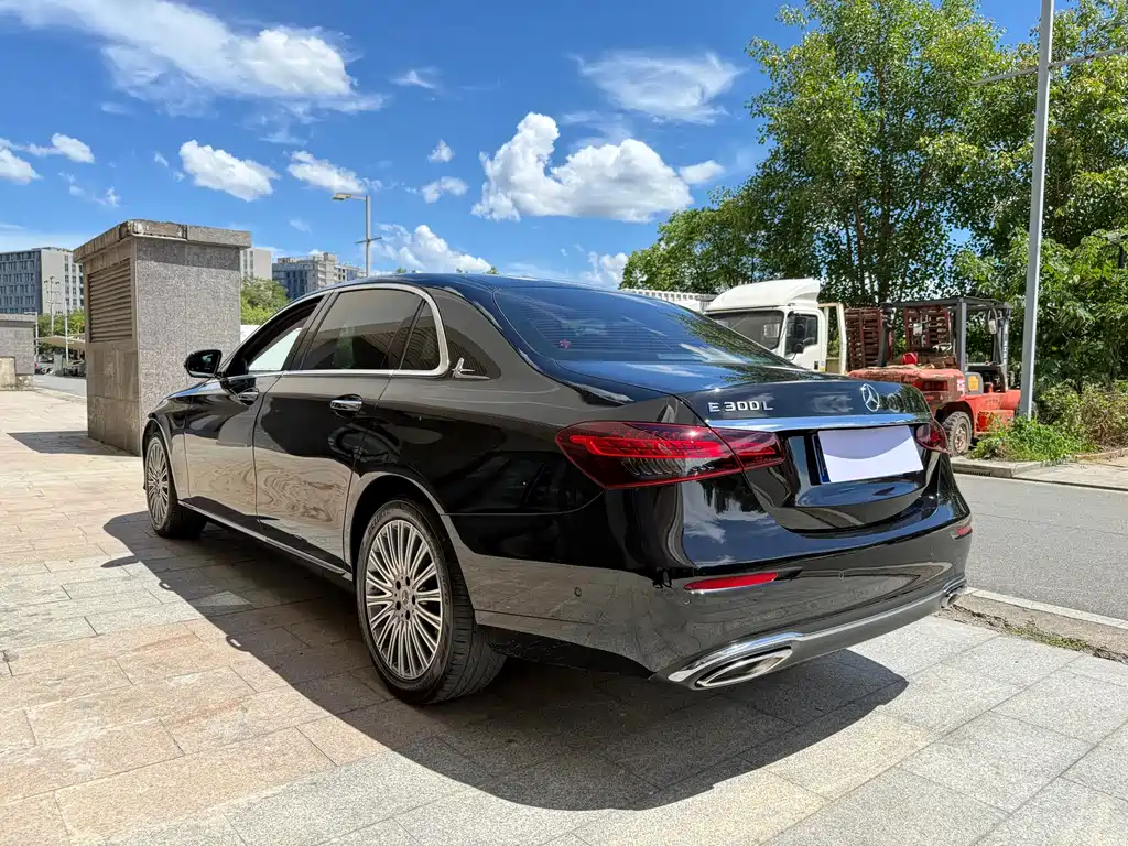 Mercedes-Benz E-Class 2021