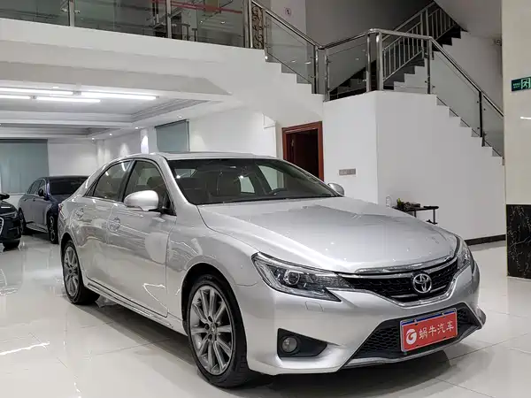 Toyota Reiz 2014