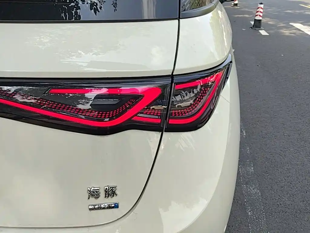 BYD Dolphin 2025 — фото 8
