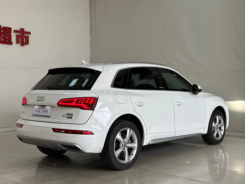 Audi Q5L 2021 — фото 15