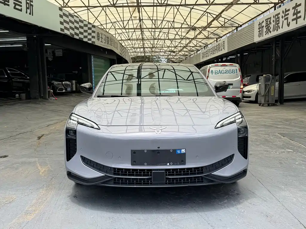 Hongqi EH7 2024