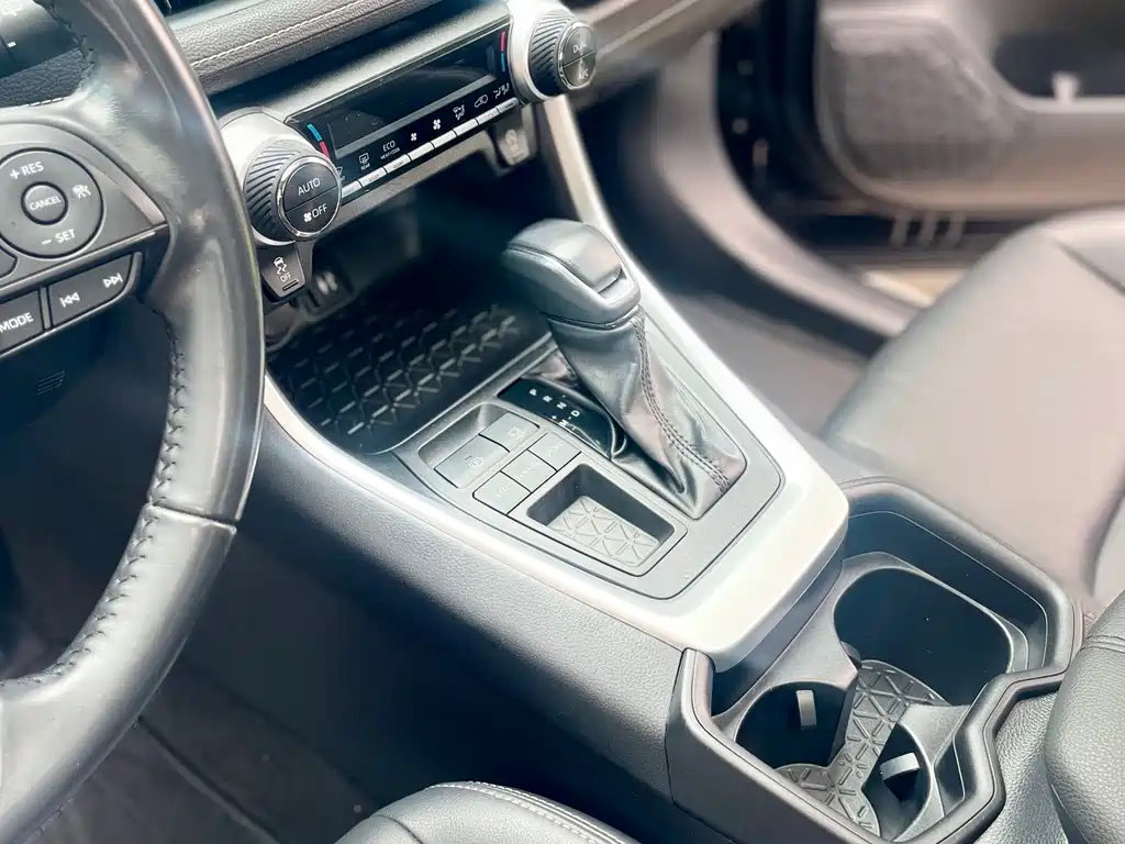 Toyota Wildlander 2022 — фото 13