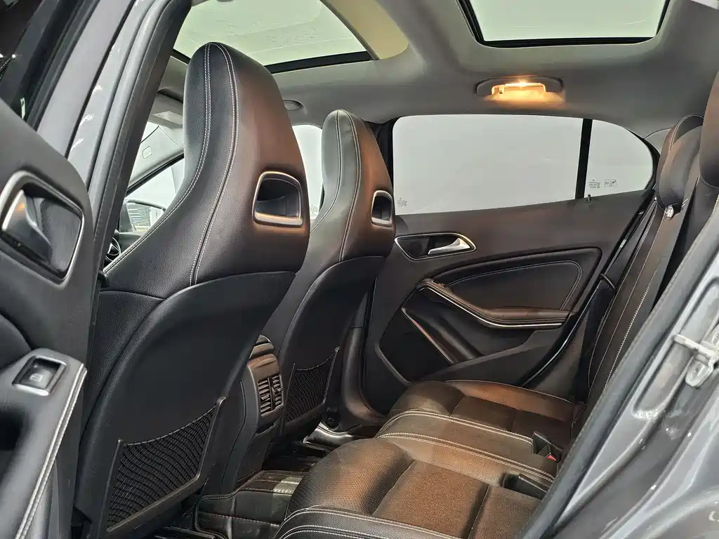Mercedes-Benz GLA 2015 — фото 14