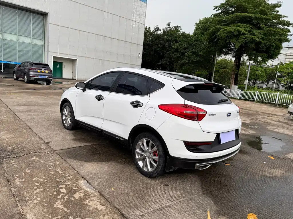 Geely Emgrand GS 2017