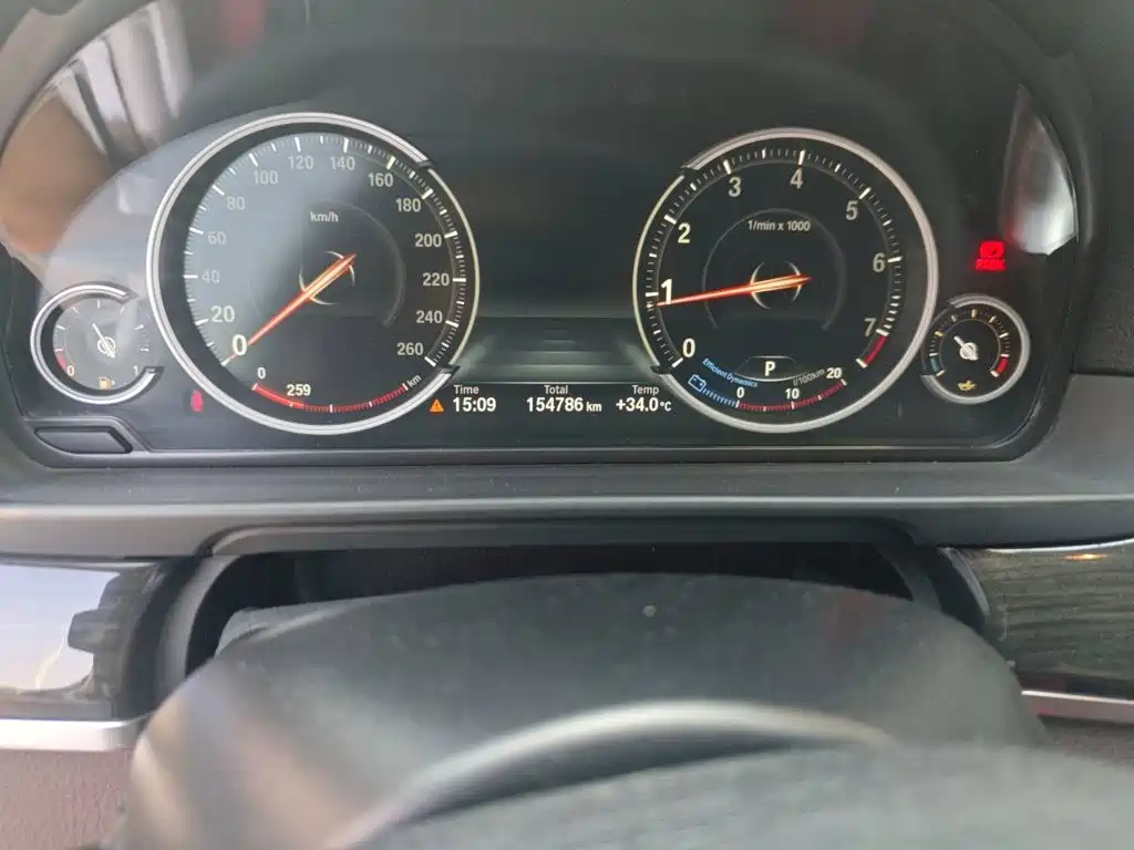 BMW 5 Series 2016 — фото 13
