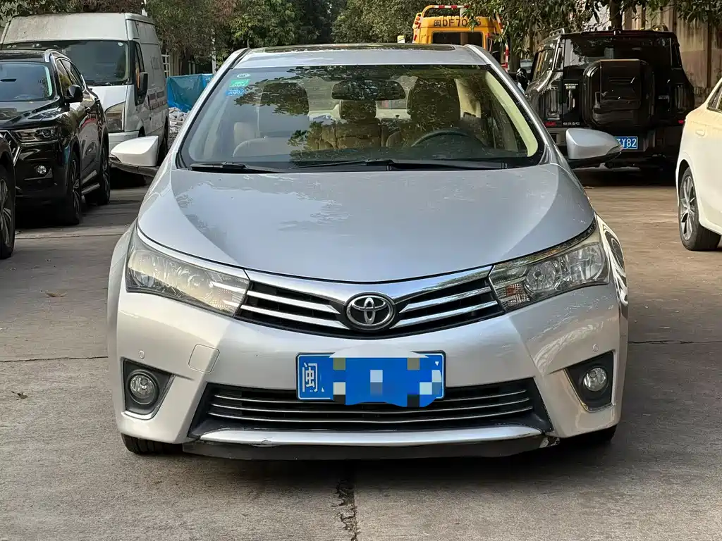 Toyota Corolla 2015 — фото 2