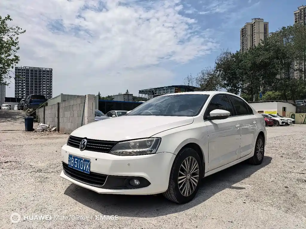 Volkswagen Sagitar 2016