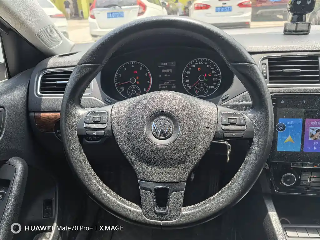 Volkswagen Sagitar 2016