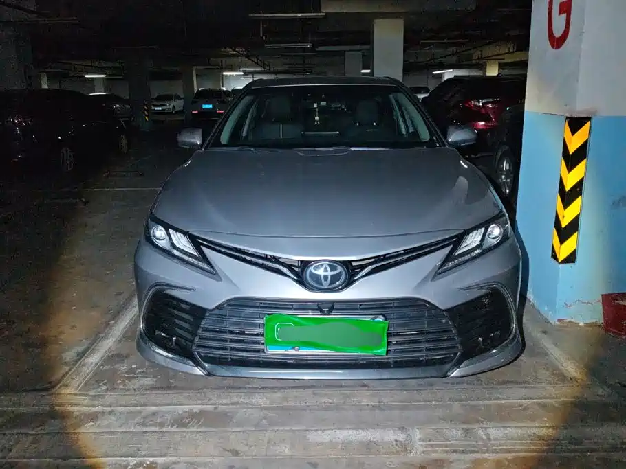 Toyota Camry 2021 — фото 2