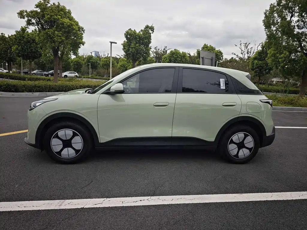 Geely Galaxy Starwish 2025 — фото 4