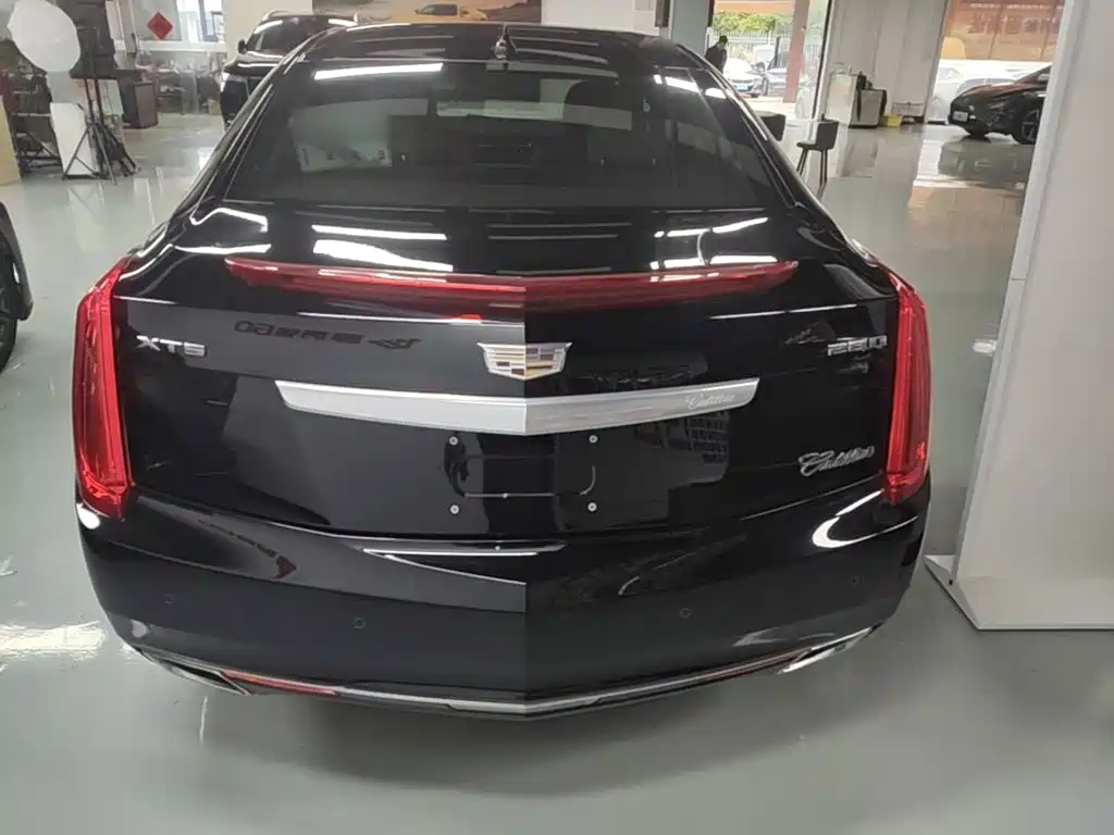 Cadillac XTS 2016 — фото 6