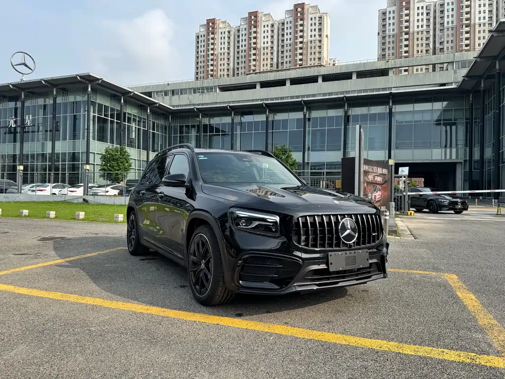 Mercedes-Benz GLB AMG 2026