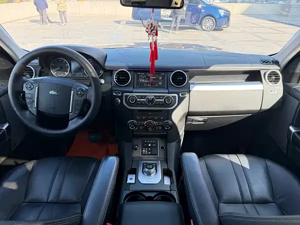 Land Rover Discovery 2015