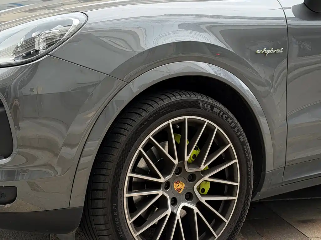 Porsche Cayenne New Energy 2021 — фото 10