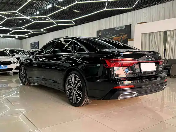 Audi A6L 2022