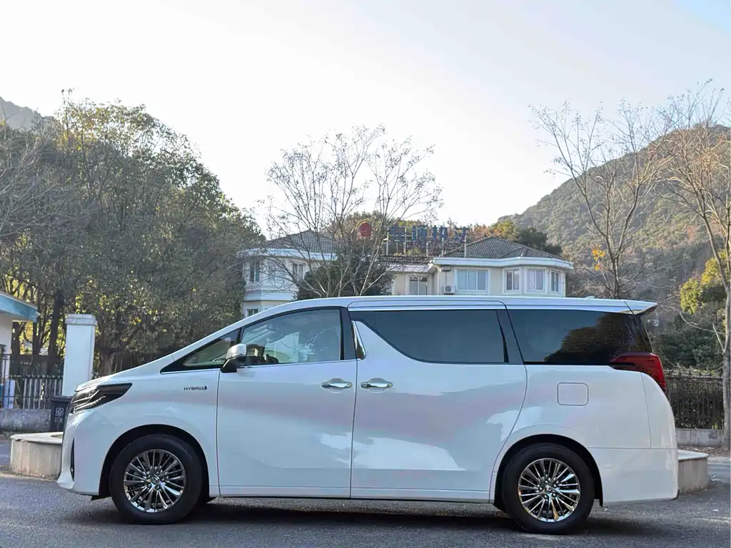 Toyota Alphard 2021 — фото 6