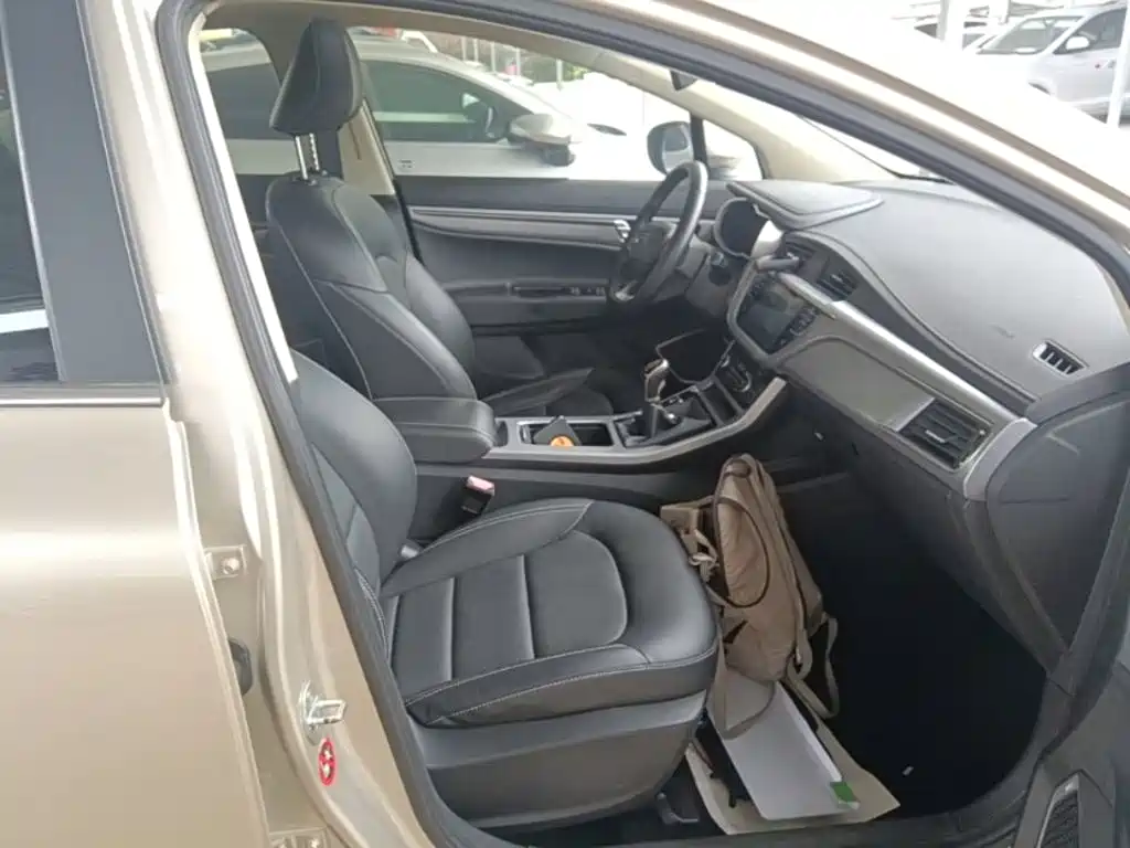 Geely Emgrand GS 2020 — фото 25