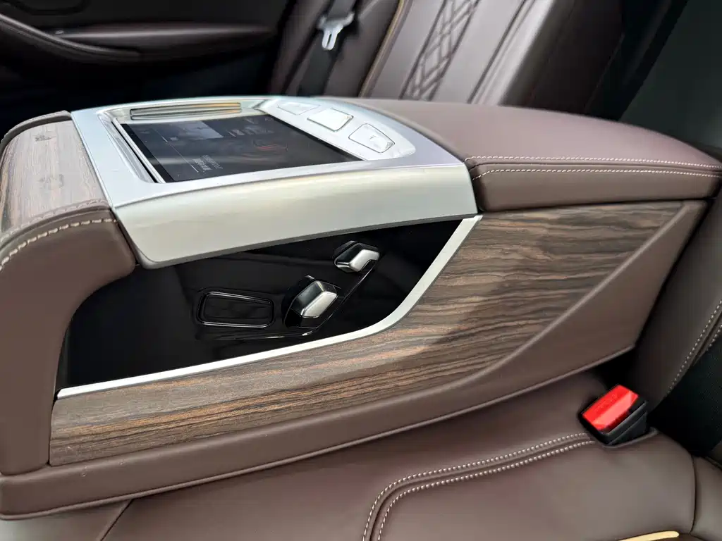 BMW 5 Series 2020 — фото 19