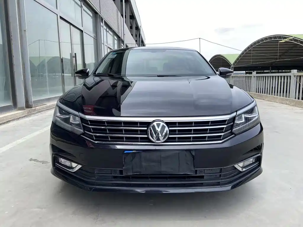 Volkswagen Passat 2018 — фото 2