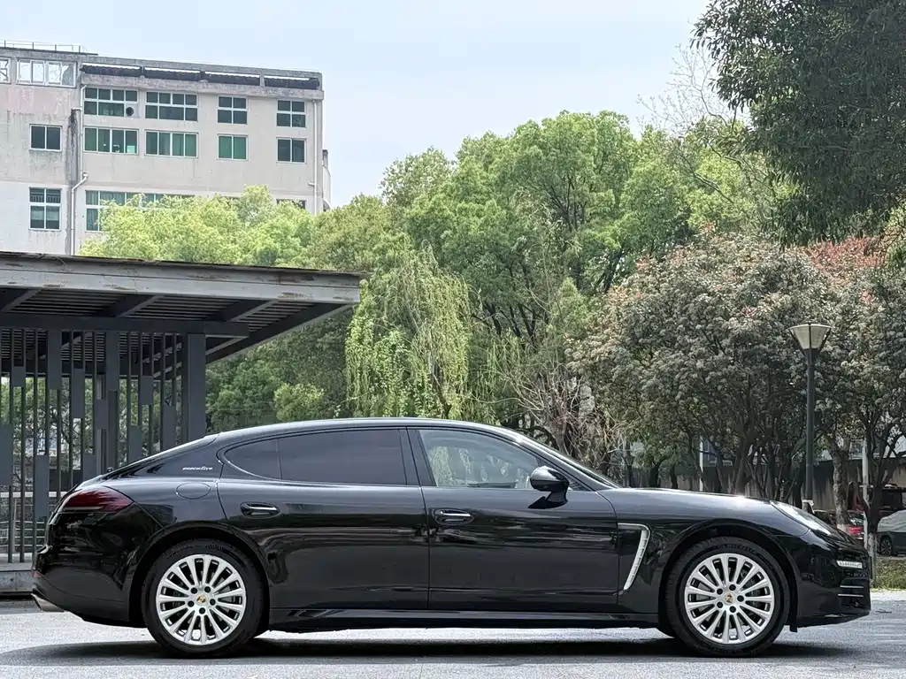 Porsche Panamera 2015 — фото 15