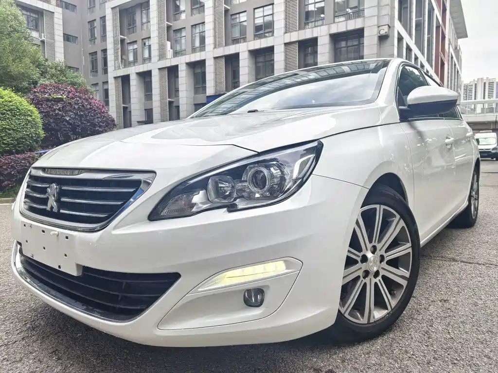 Peugeot 408 2015 — фото 1