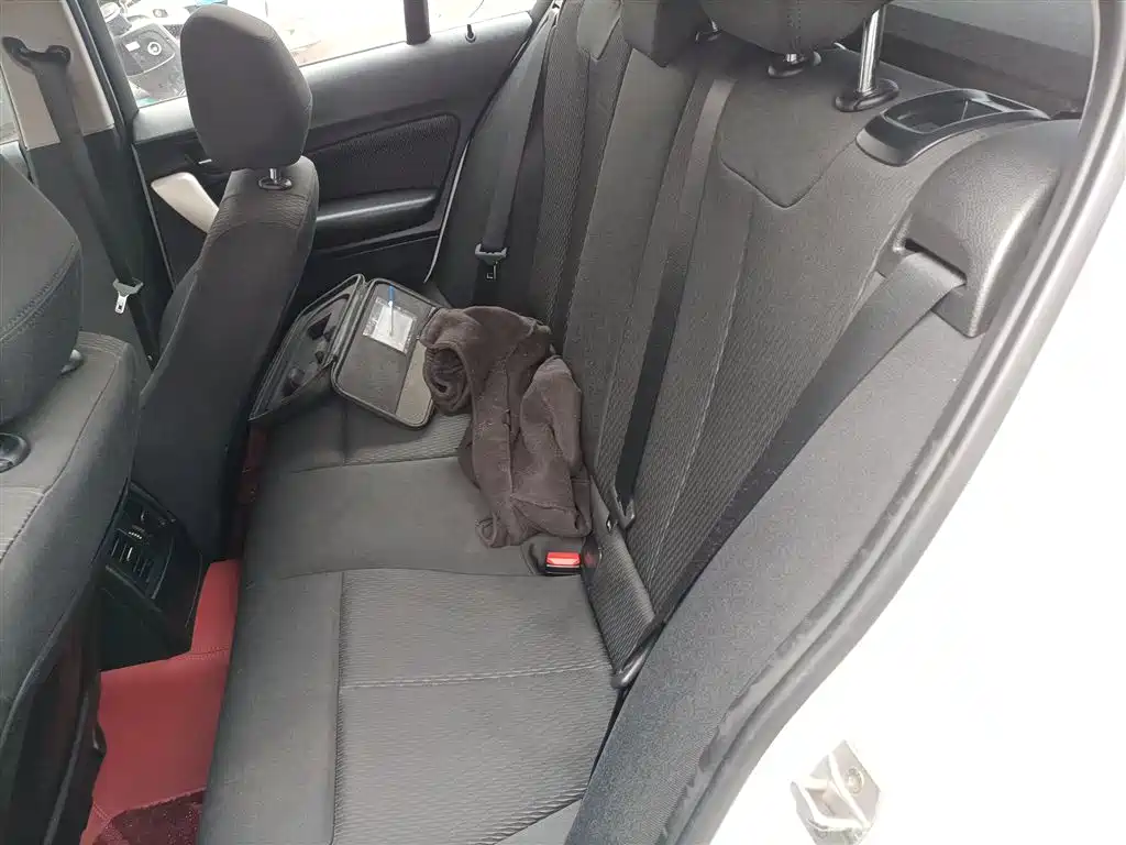 BMW 1 Series 2015 — фото 17
