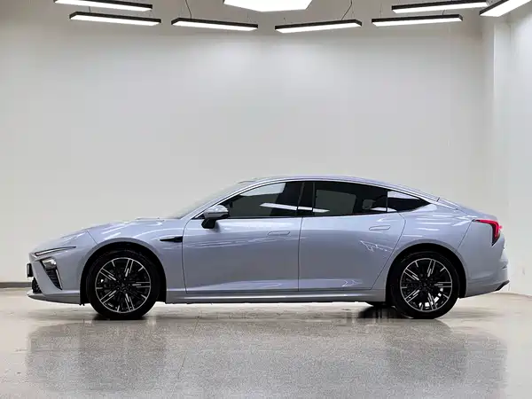 Neta S 2023