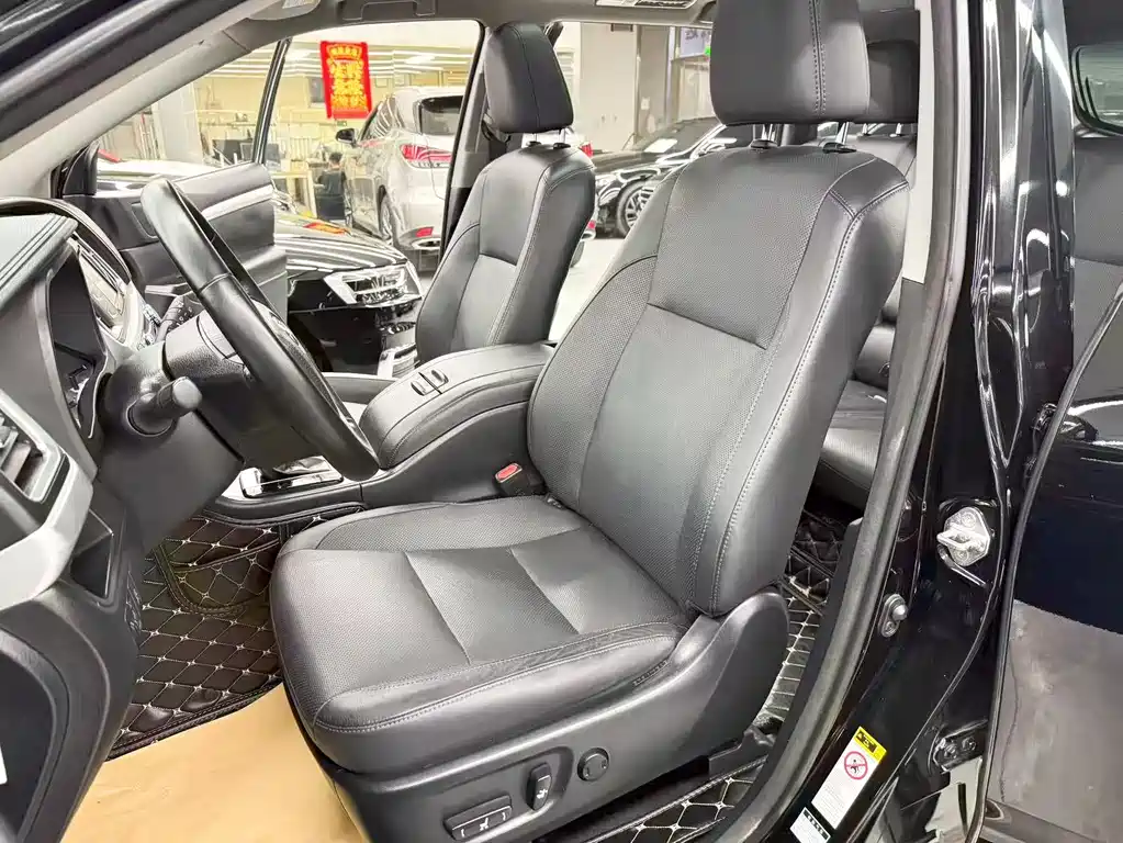 Toyota Highlander 2017 — фото 13