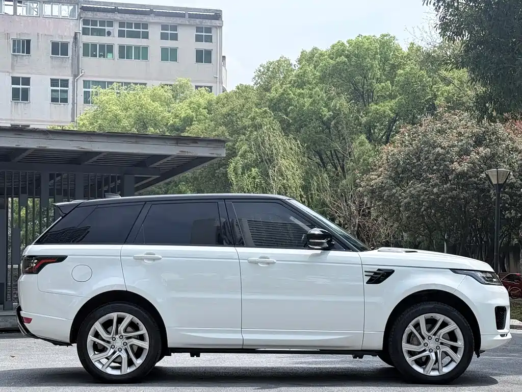 Land Rover Sport 2020 — фото 14