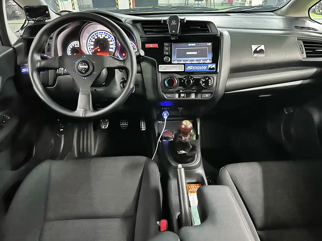 Honda Fit 2017 — фото 9