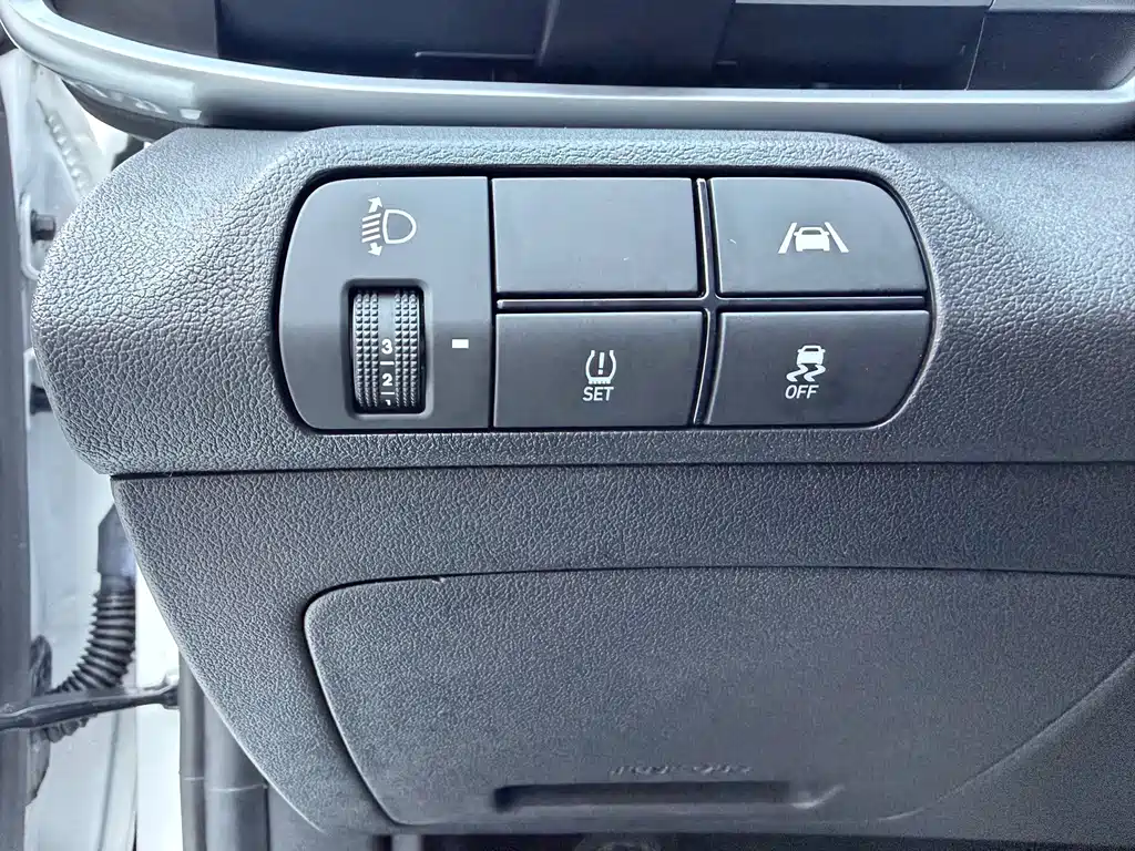 Hyundai Elantra 2022 — фото 9