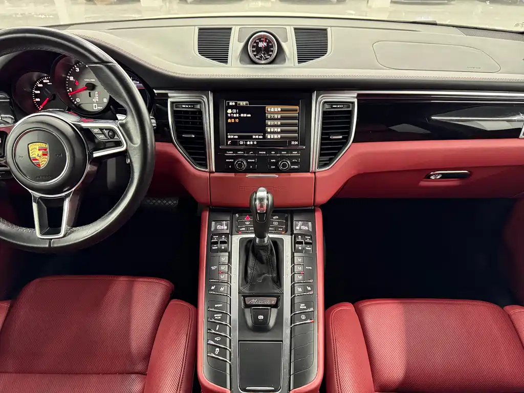 Porsche Macan 2015 — фото 12