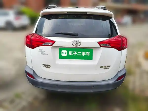 Toyota RAV4 2014