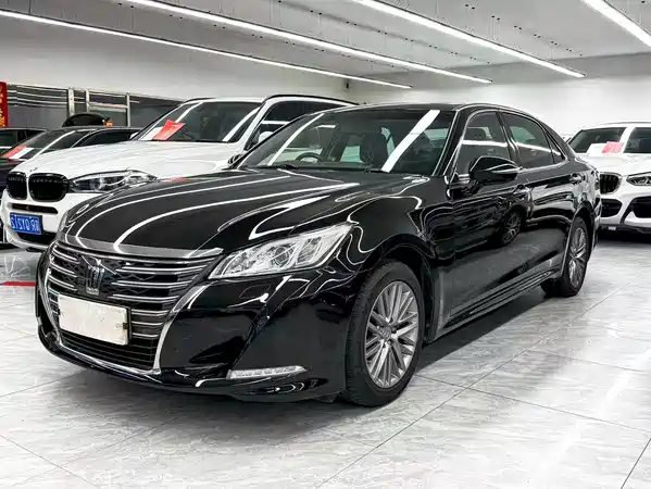 Toyota Crown 2017