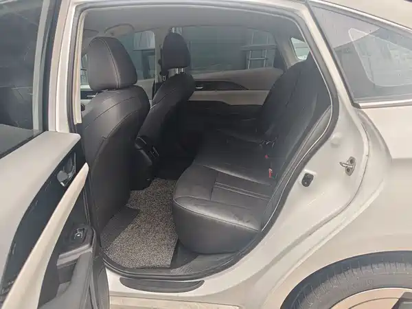 Dongfeng E70 2022