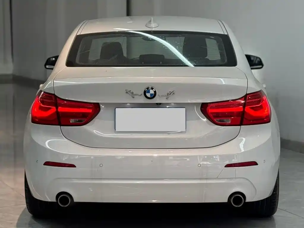 BMW 1 Series 2020 — фото 8